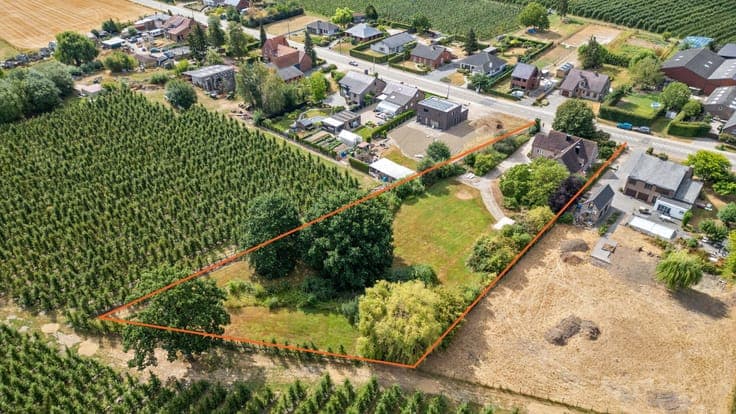 HERK-DE-STAD - Ruime woning op een uitzonderlijk perceel!