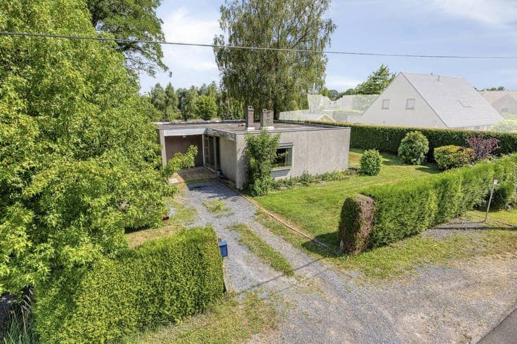 House to renovate on a beautiful plot in Laarne