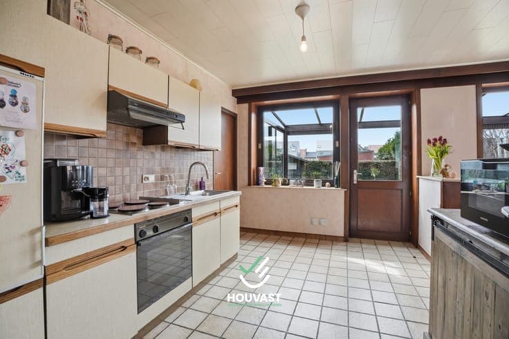 Te koop - Instapklare woning met 3 slaapkamers in het cha...