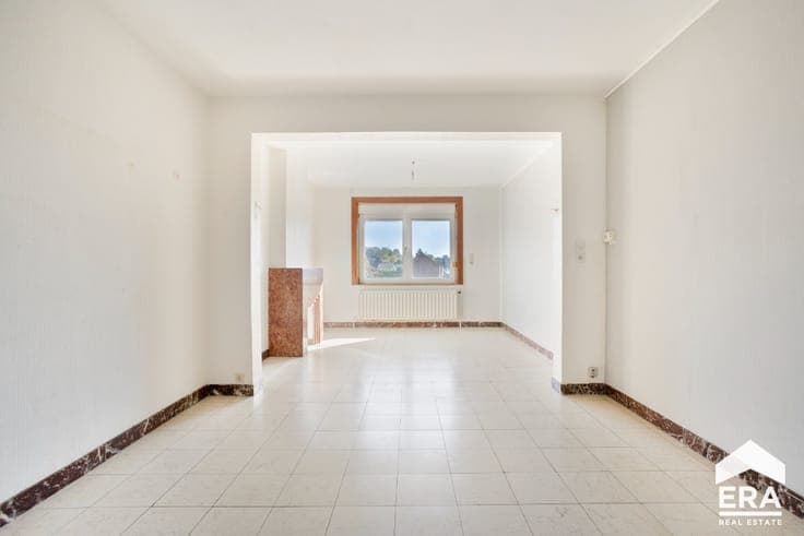 HOUSE WITH 2 BEDROOMS, GARDEN, GARAGE AND ATTIC