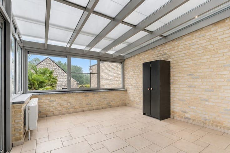 Ruime woning met 2 slpk, tuin en dubbele garage