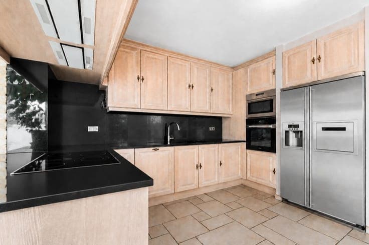 Ruime woning met 2 slpk, tuin en dubbele garage