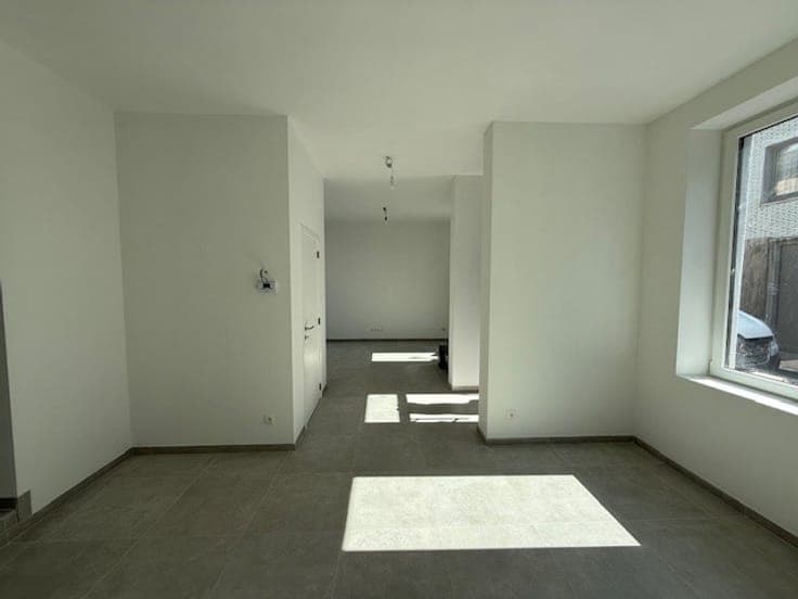 Instapklare gerenoveerde woning met vier slaapkamers.