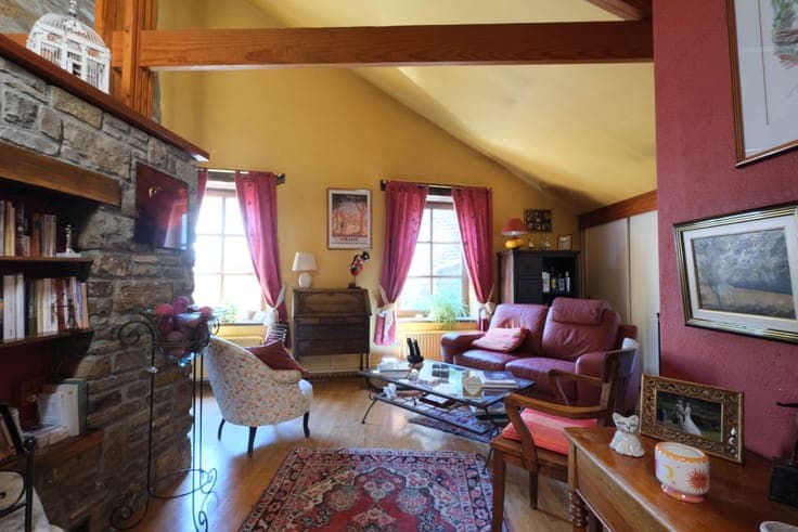 WANDRE district - Large house + liberal teacher section