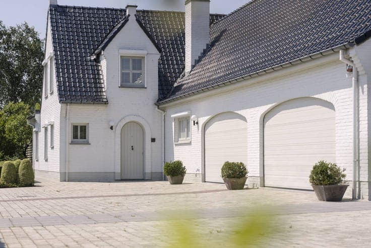Exclusive villa on a spacious plot near the Sterrebos