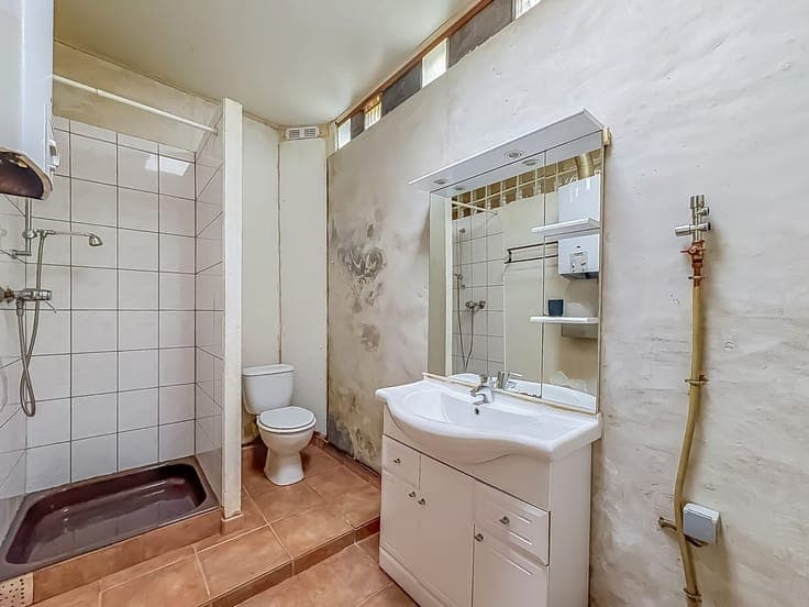 EN CENTRE-VILLE, MAISON 2F A RENOVER