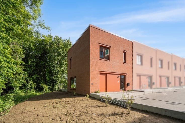 Instapklare nieuwbouwwoning met drie slaapkamers en prakt...