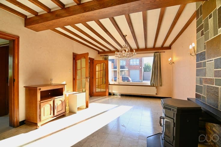 Charmante halfopen woning met loods en bouwmogelijkheden ...
