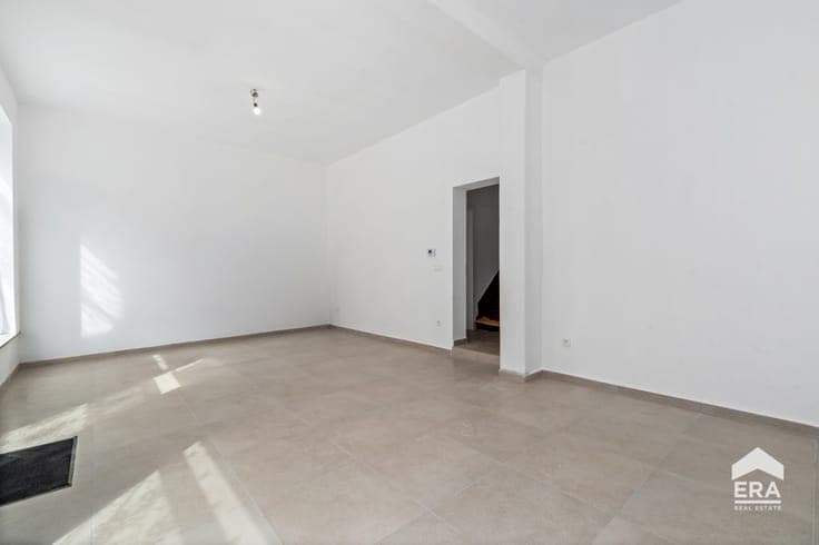For sale: renovated house near station in Ruisbroek