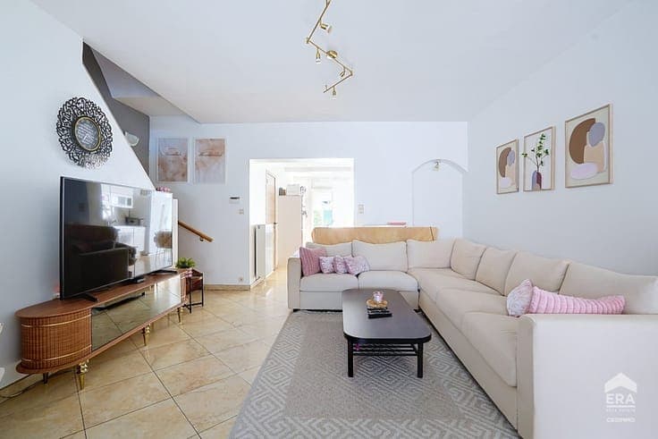 Charming 4-bedroom family home with garden