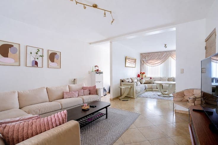 Charming 4-bedroom family home with garden