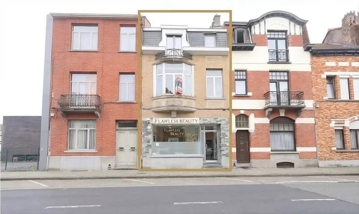 Prime Mixed-Use Property: Commercial Unit & Spacious Triplex