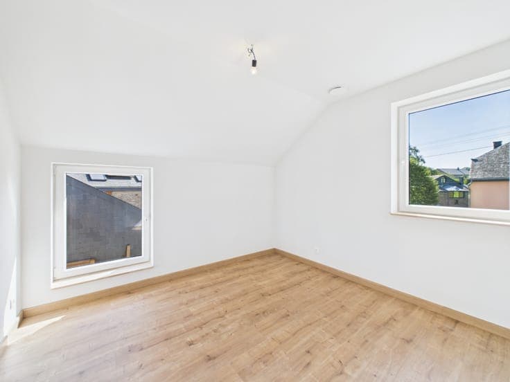 New 4-bedroom villa with garden and garage in Libin