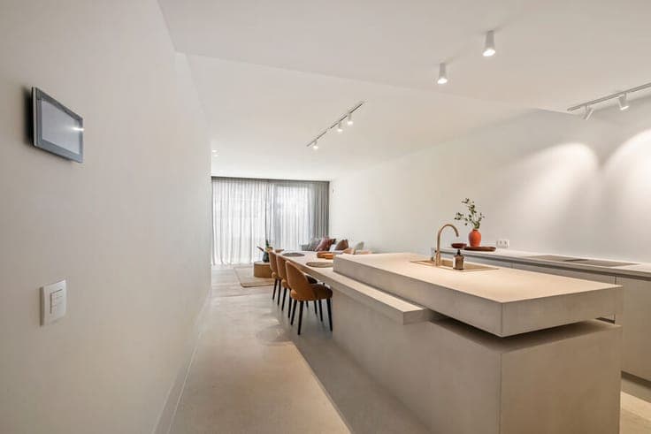 Instap-ready spacious new-build home with 4 bedrooms near th