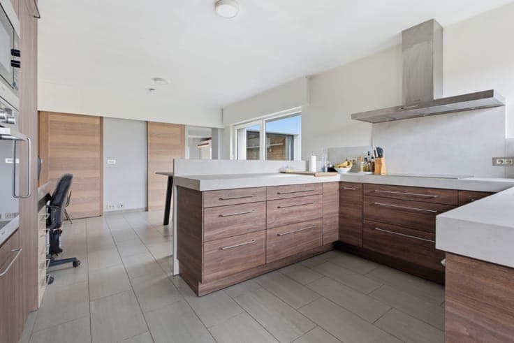SEMI-DETACHED HOME WITH SUNNY GARDEN AT HOOGLEDE