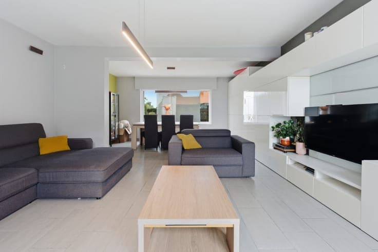 SEMI-DETACHED HOME WITH SUNNY GARDEN AT HOOGLEDE