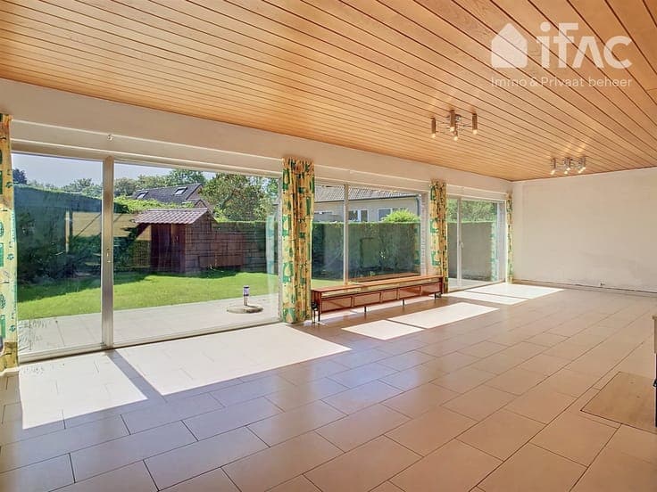 House with 4 bedrooms, garage and garden