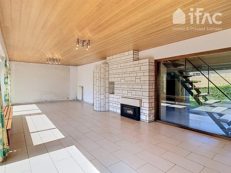 House with 4 bedrooms, garage and garden