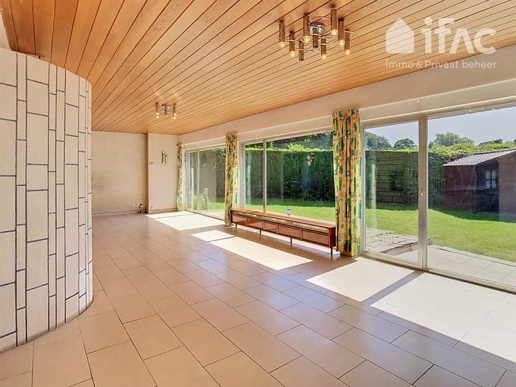 House with 4 bedrooms, garage and garden