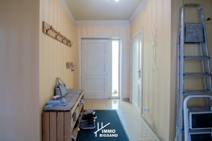 Ruime villa te koop in doodlopende straat