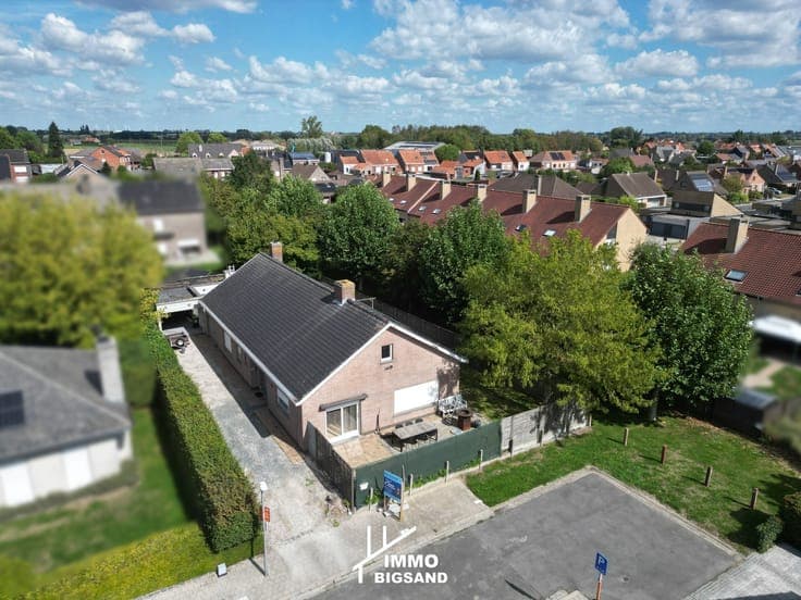 Ruime villa te koop in doodlopende straat