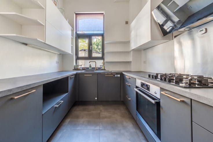 Character house with independent studio