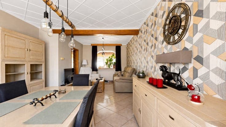 HABITATION ENTIEREMENT RENOVEE AVEC GARAGE