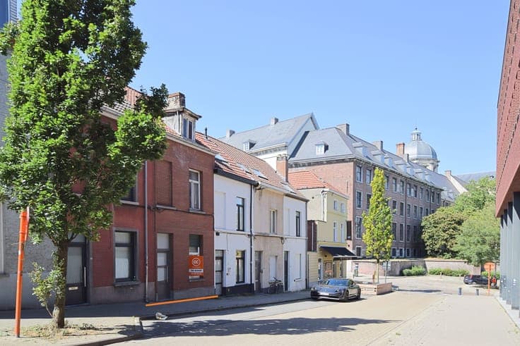 Te renoveren woning te koop in het hart van Gent – Tussen...
