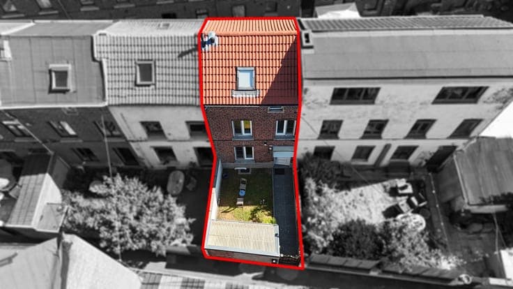 COQUETTE MAISON 1-2CH AVEC PETIT JARDIN. ETAT IMPECCABLE!