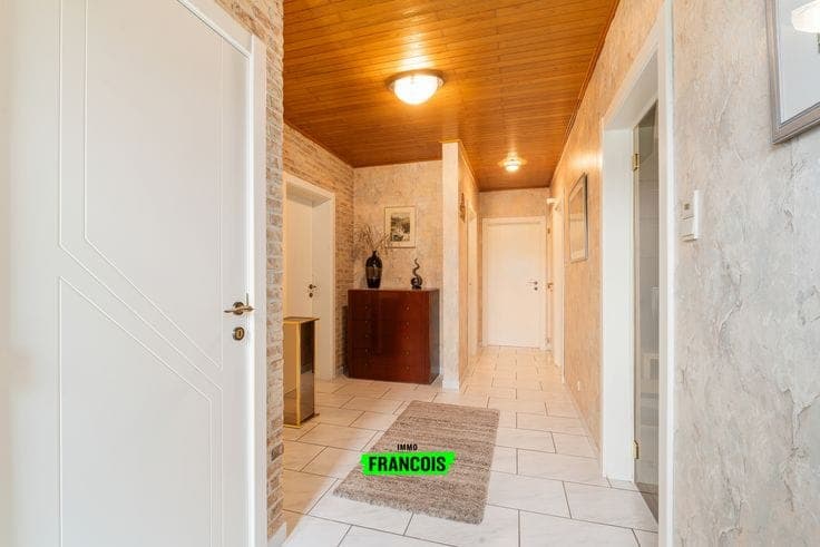 Strijpen (Zottegem) – Spacious and perfectly maintained vil…