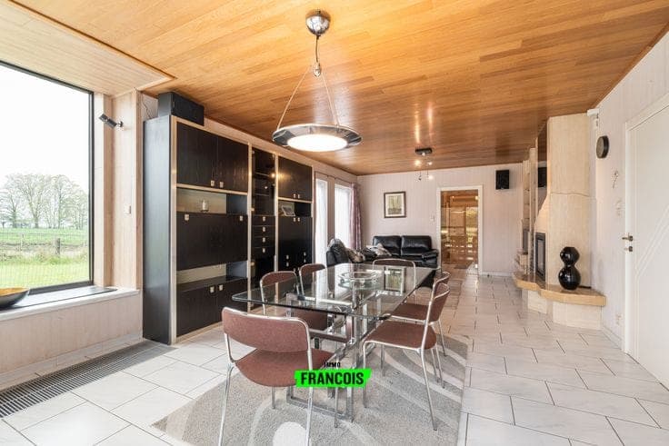 Strijpen (Zottegem) – Spacious and perfectly maintained vil…