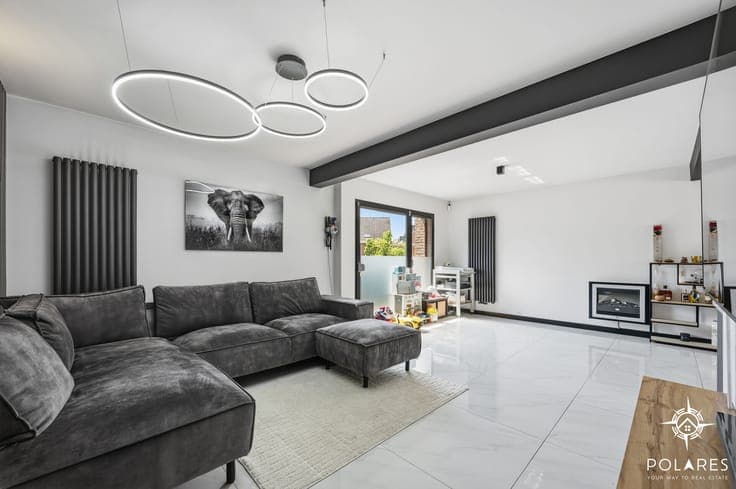 Turnkey, energy-efficient home (EPC B) with garage and garde
