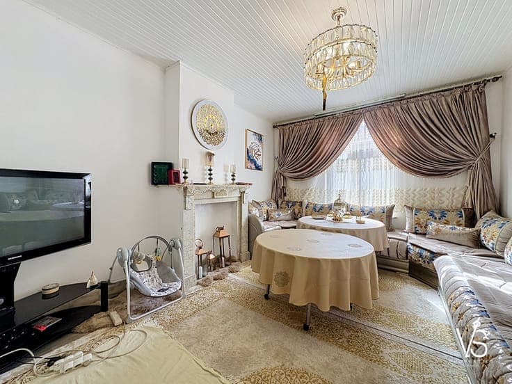 BEAUTIFUL 4-BEDROOM HOUSE WITH GARDEN!