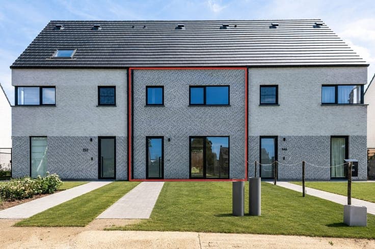 Beautiful residential project with carport and garden shed