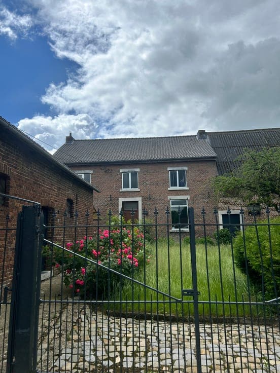 Character Property with Outbuildings in Heers