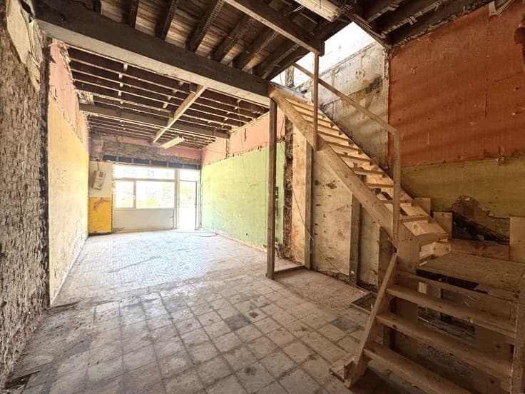 Maison 3 façades à rénover – Gros potentiel – Moustier