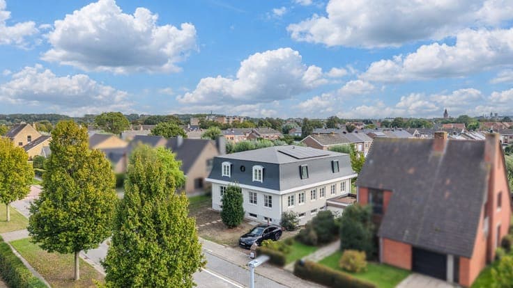 Vernieuwde ruime villa (kangoeroewoning) met 5 slpks in r...