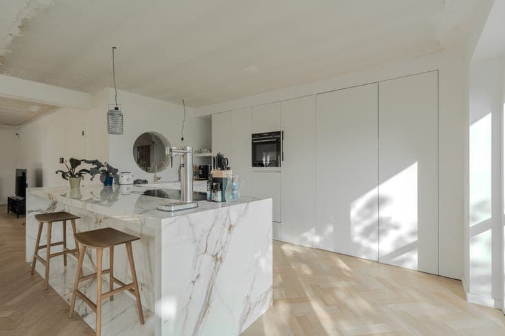 Vernieuwde ruime villa (kangoeroewoning) met 5 slpks in r...