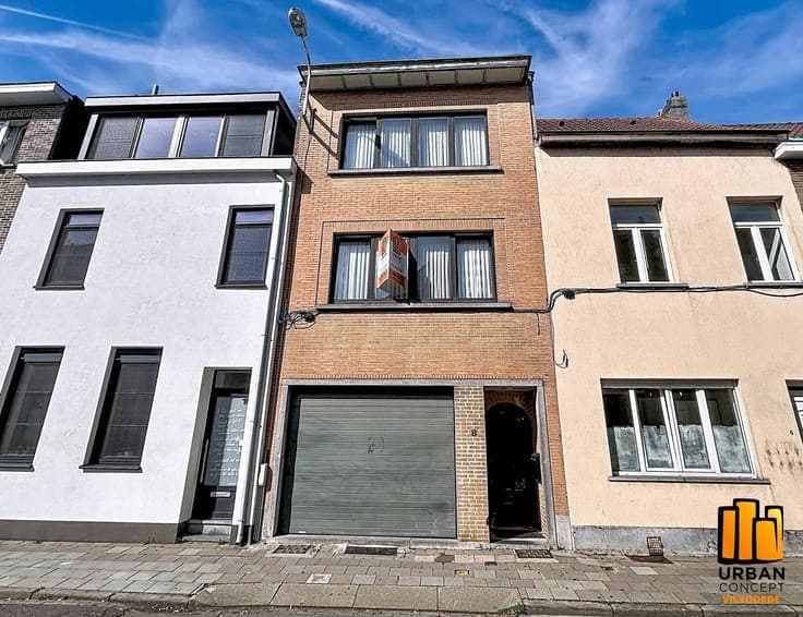 SPACIOUS HOUSE 4 BEDROOMS + GARAGE