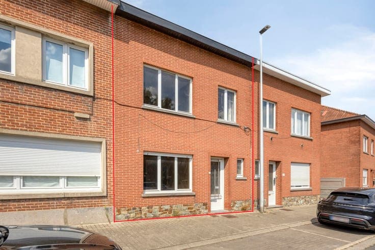 House in Sint-Pieters-Leeuw