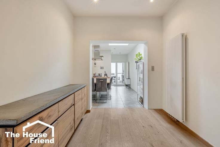 Turnkey and surprisingly spacious home on the outskirts of