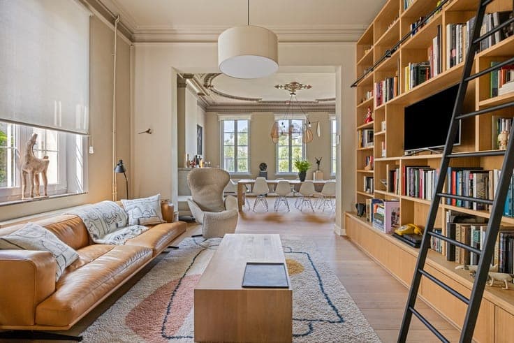 Exclusive character home in the heart of Onze-Lieve-Vrouw-L