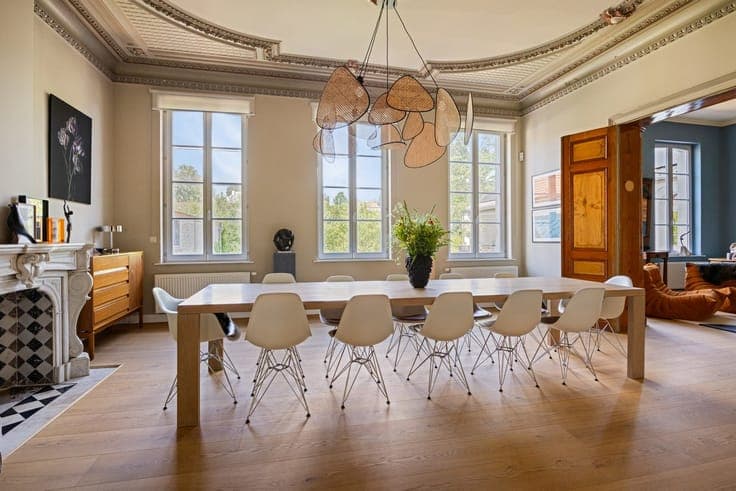 Exclusive character home in the heart of Onze-Lieve-Vrouw-L