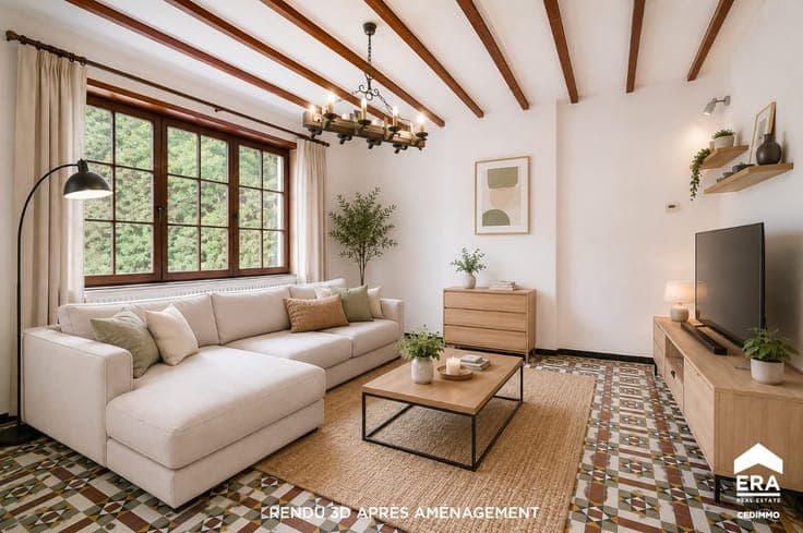 HOUSE FULL OF POTENTIAL IN A QUIET LOCATION