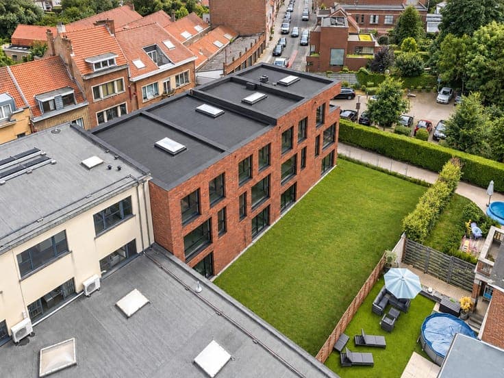 BERCHEM - 4 BEDROOMS - GARDEN & GARAGE