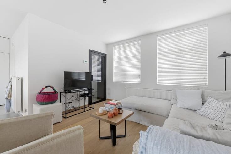 PRACHTIG AFGEWERKTE NIEUWBOUWWONING MET 3 SLAAPKAMERS, HO...