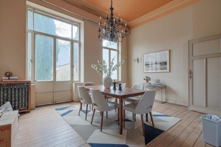 Pl. Brugmann – Bourgeois house of ± 580 m² bruto & garden.