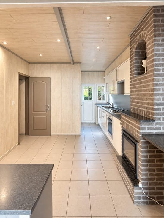 CHARMANTE WONING MET 3 SLPK EN SUPERGEZELLIGE STADSTUIN!