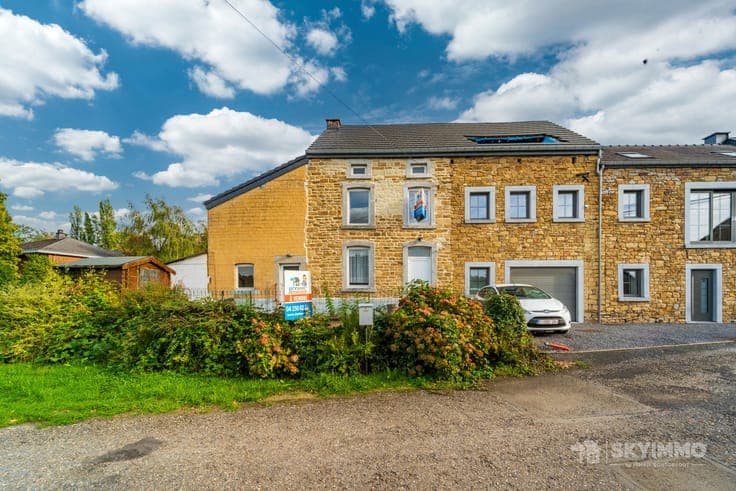 JOLIE PARTIE DE FERME - 5 CH - JARDIN -TERRAIN CONSTRUCTIBLE