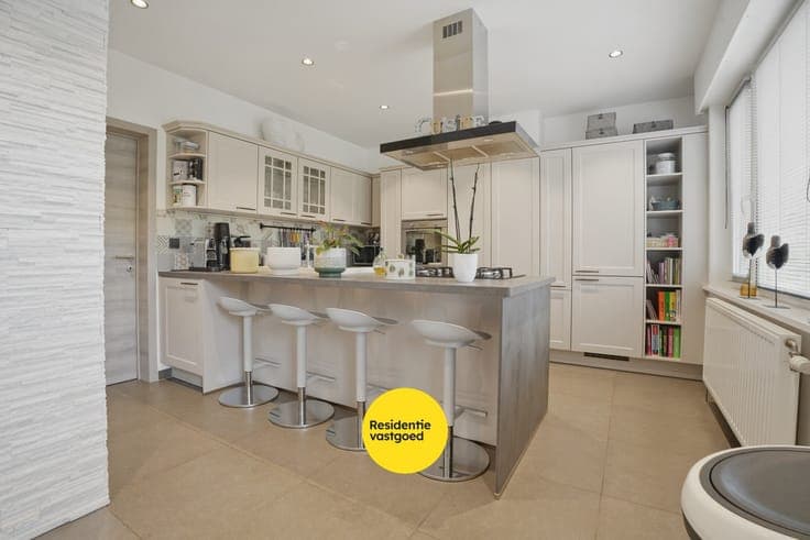 Beautifully finished house in Nieuwpoort-Stad on 284 m².